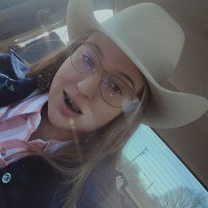 Meet your Posher, Carly